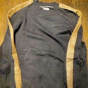 Black crewneck with plaid stripe medium.